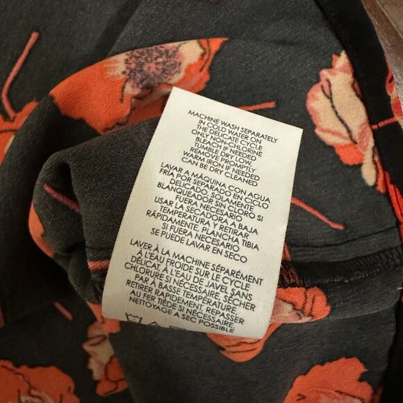 CABI #3251 Flanders Floral Poppy Short Sleeve Blouse w Split Back in Multi - Picture 9 of 10